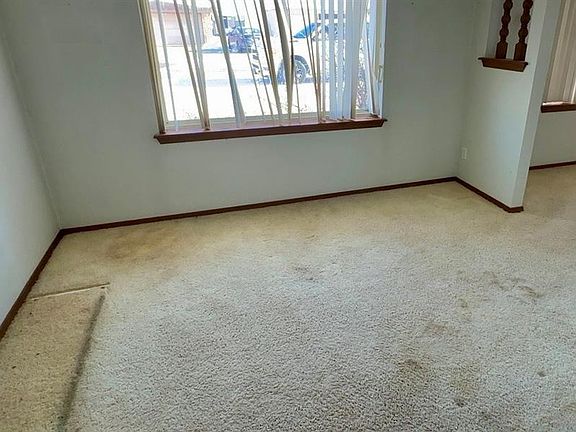 4th image of 414 Washington