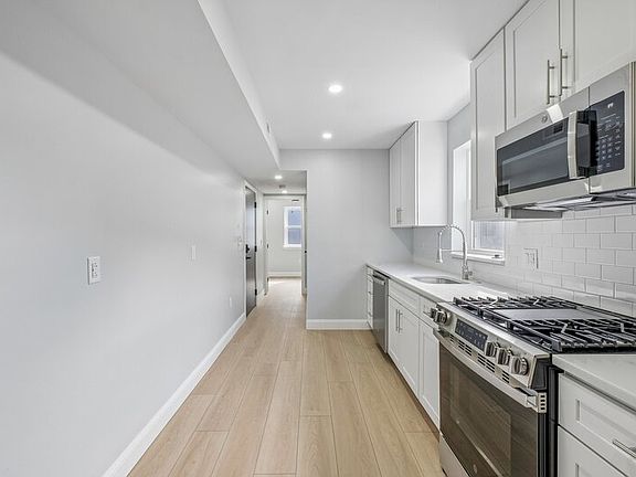5th image of 617 S 8th St Floor 3