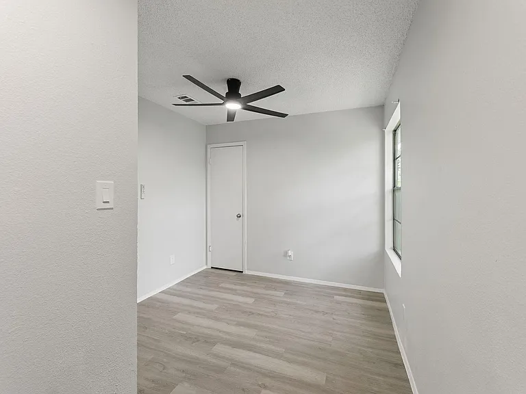 3460 Willowrun Dr #D — Photo 8