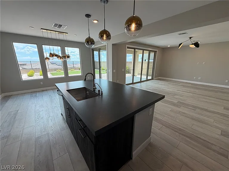400 Red Feather Peak Ct — Photo 9