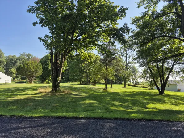 309 Highland St, Jonesville, MI 49250