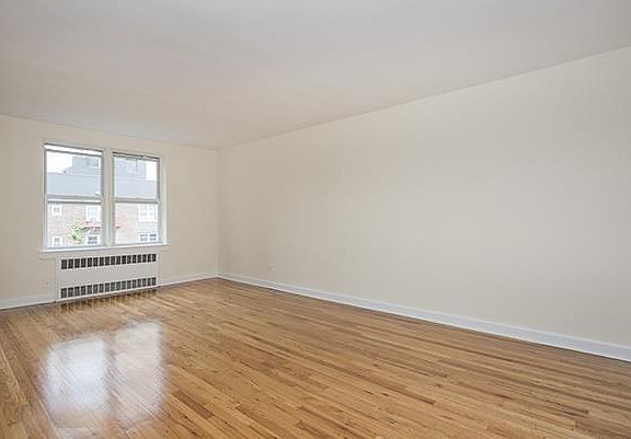 2nd image of 6707 Yellowstone Blvd APT 6D