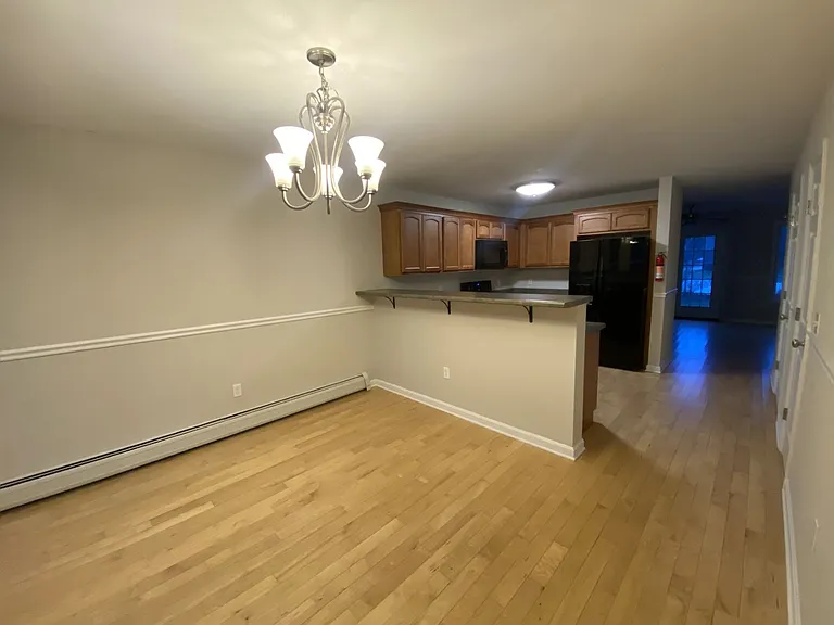 76 Sumner Ln #E — Photo 7