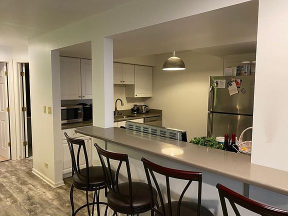 3rd image of 2040 N Bissell St #G