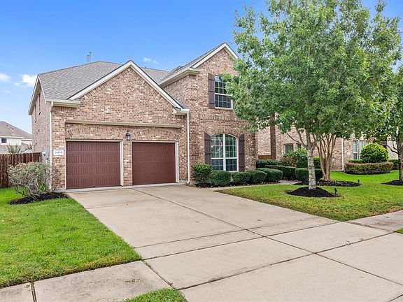 2nd image of 16918 Huttons Court Ln