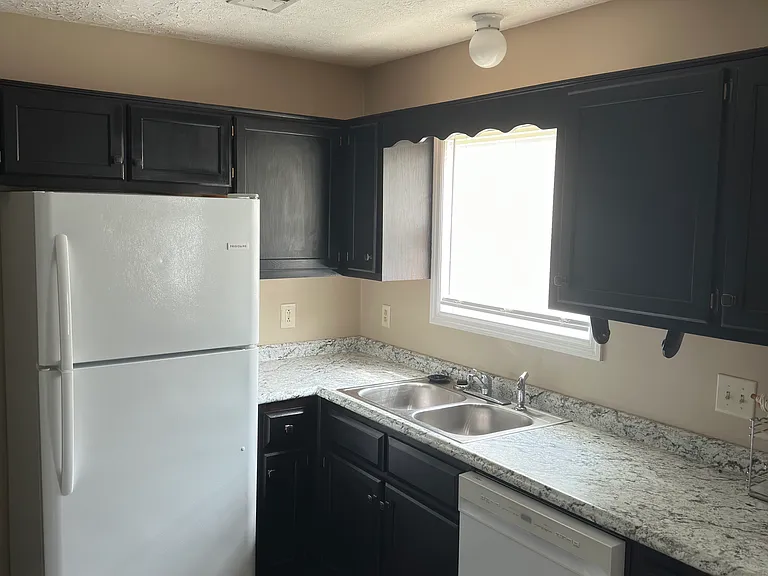 422 Sara Leigh Dr #2 — Photo 6