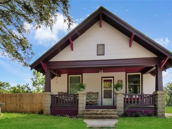 615 S 23rd St, Parsons, KS 67357