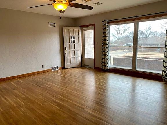 2nd image of 521 13th St
