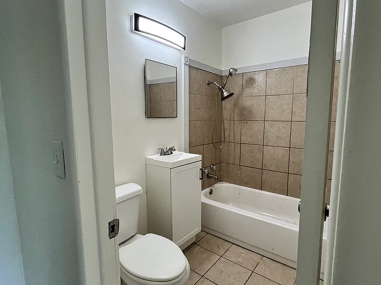 2708 SW 60th St — Photo 7