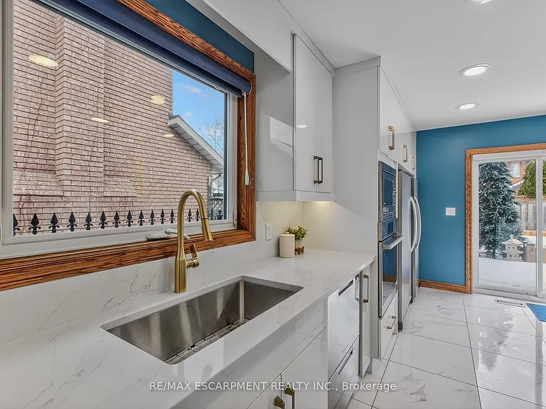 41 Candor Cres — Photo 21