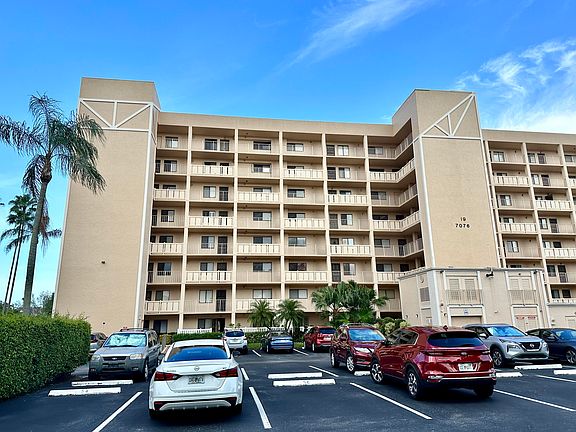 2nd image of 7076 Huntington Lane #102