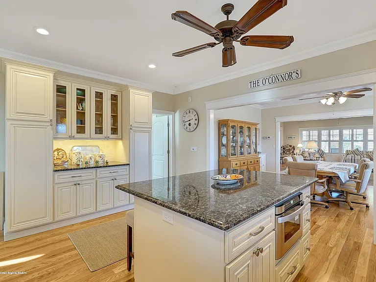 330 Villa Park Way — Photo 15