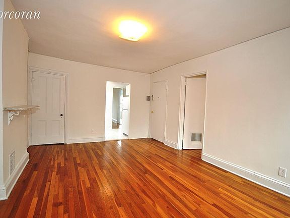 4th image of 101 Saint James Pl #2