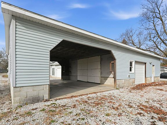5th image of 1339 Clark Ave