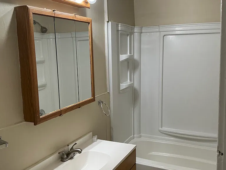 225 S 12th St #1/2 — Photo 11