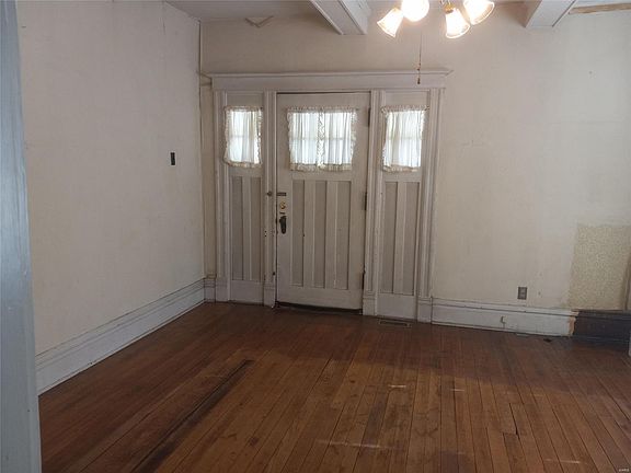 5th image of 4066 Bates St