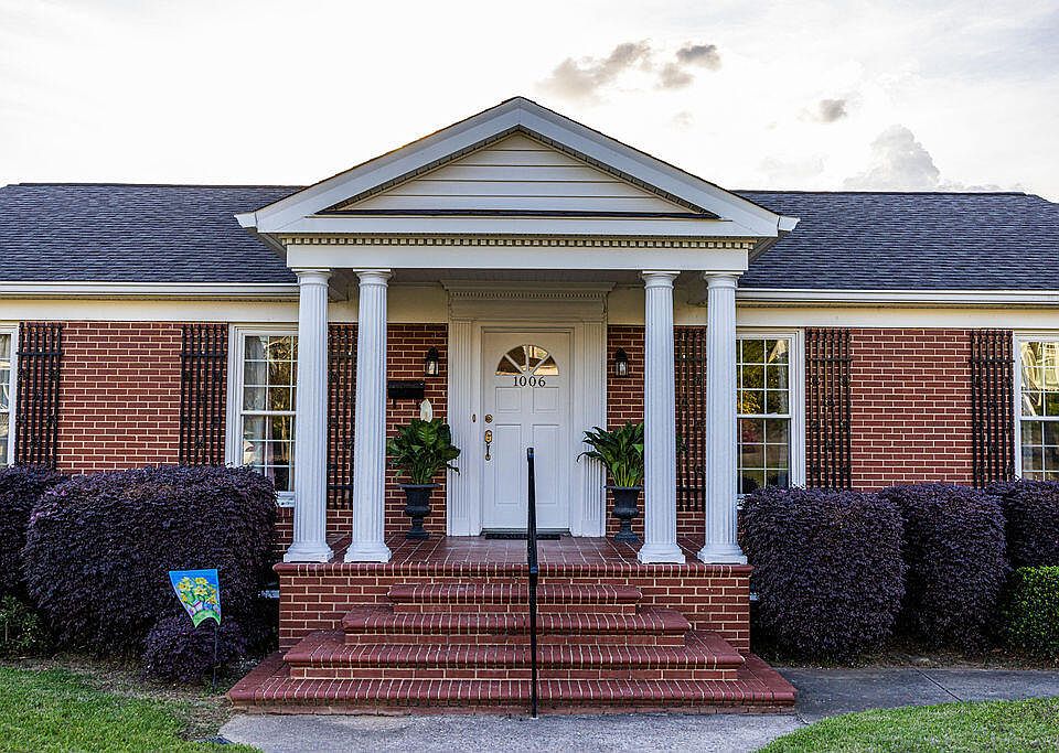 1st image of 1006 Lake Ave