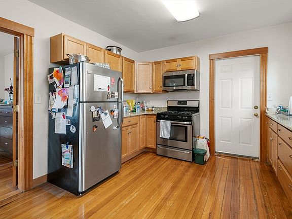 4th image of 26 Chilton St #3
