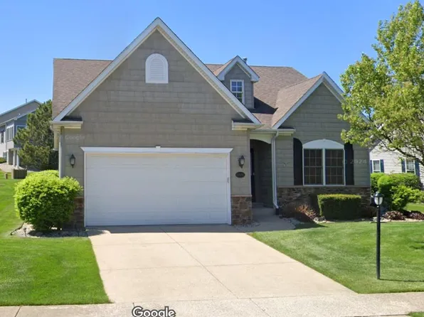 10550 Bull Run Dr, Saint John, IN 46373