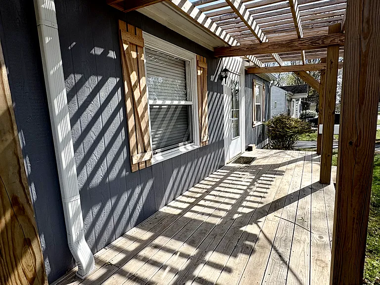 316 Fairview Dr — Photo 3