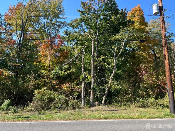 586 Ridge Rd, Monmouth Junction, NJ 08852
