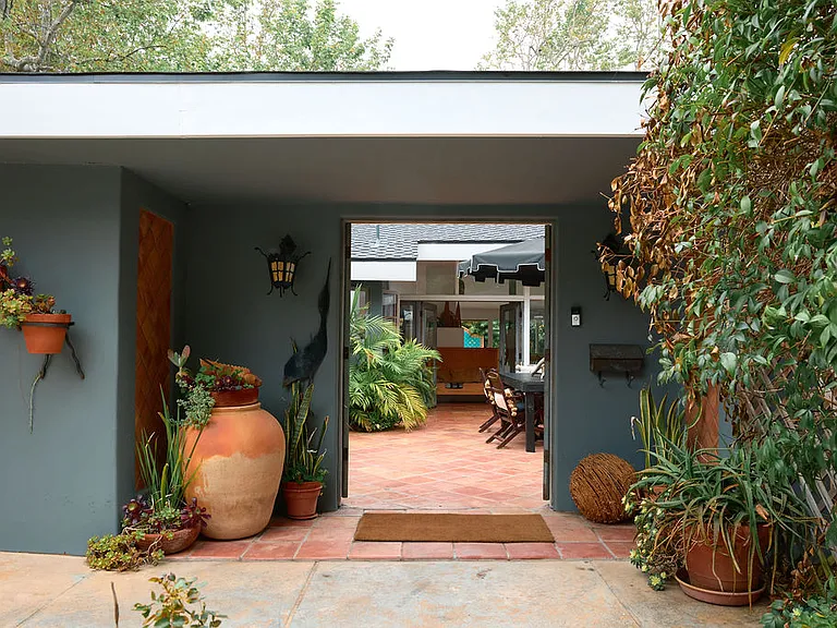 6328 Frondosa Dr — Photo 3
