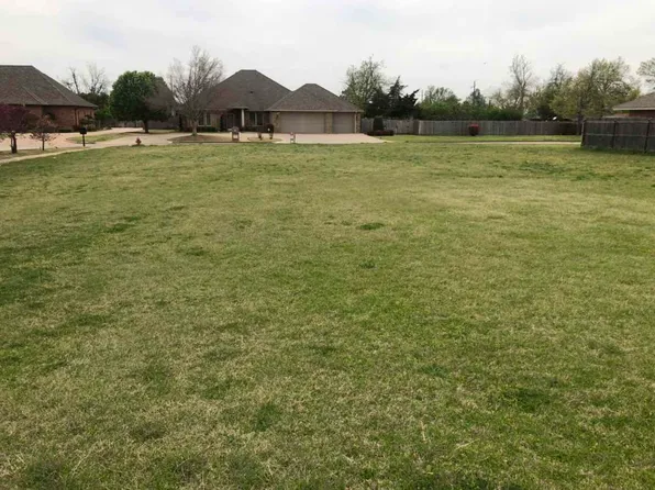 2743 NW Denver Ave, Lawton, OK 73505