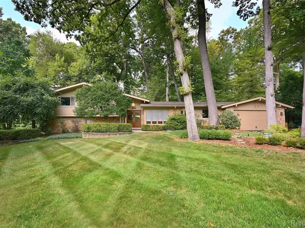4780 Pickering Rd, Bloomfield Hills, MI 48301
