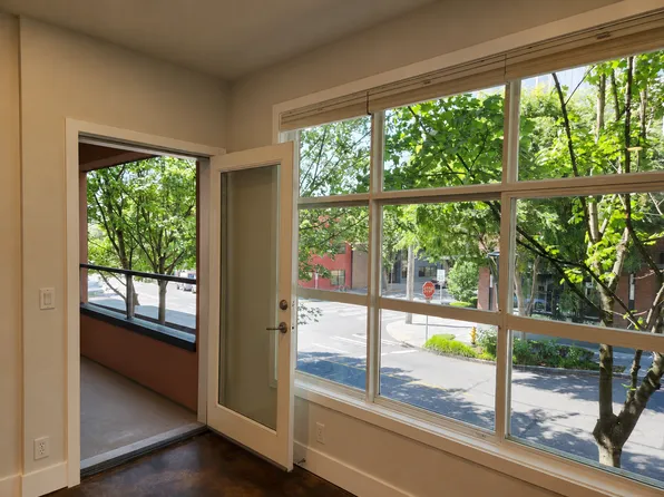 401 NE 71st St #N204, Seattle, WA 98115