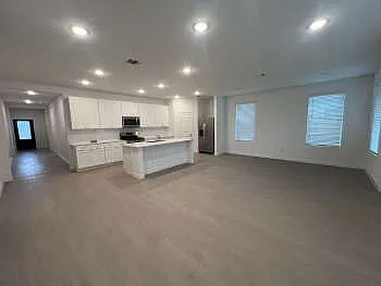 8908 San Carlos — Photo 7