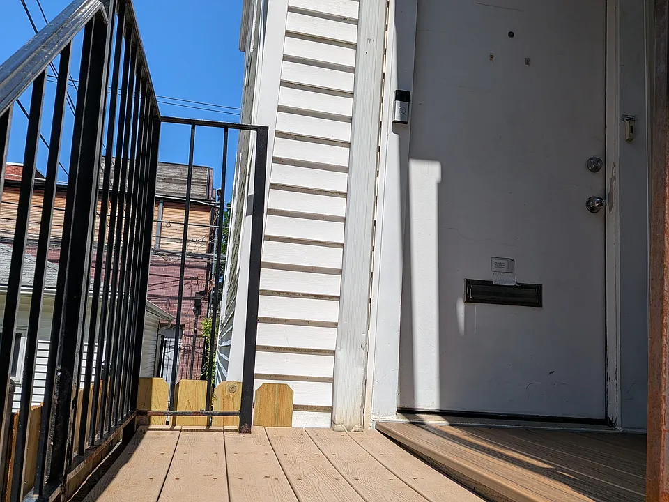 Private Entrance