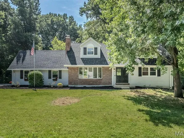 5935 Lafayette Dr, Weldon Spring, MO 63304