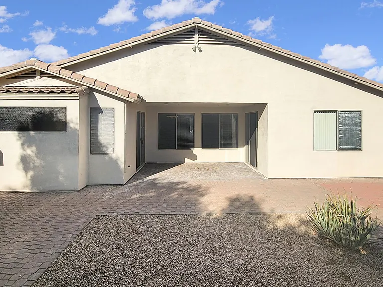 18651 W Sunrise Dr — Photo 32
