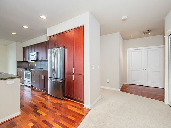 5th image of 190 Harbor Square Loop NE Unit C226