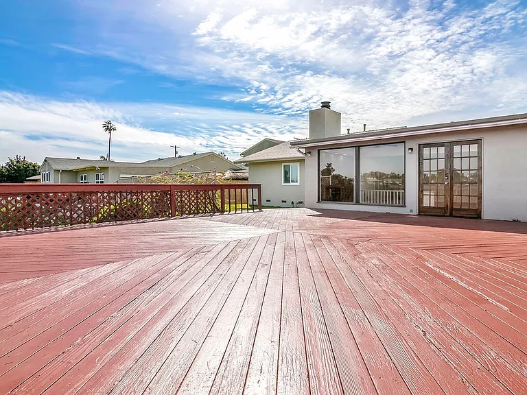 2171 Fairfield St — Photo 23