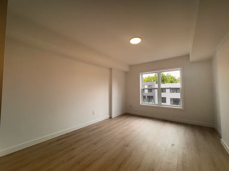 31 Mill St #12 — Photo 12