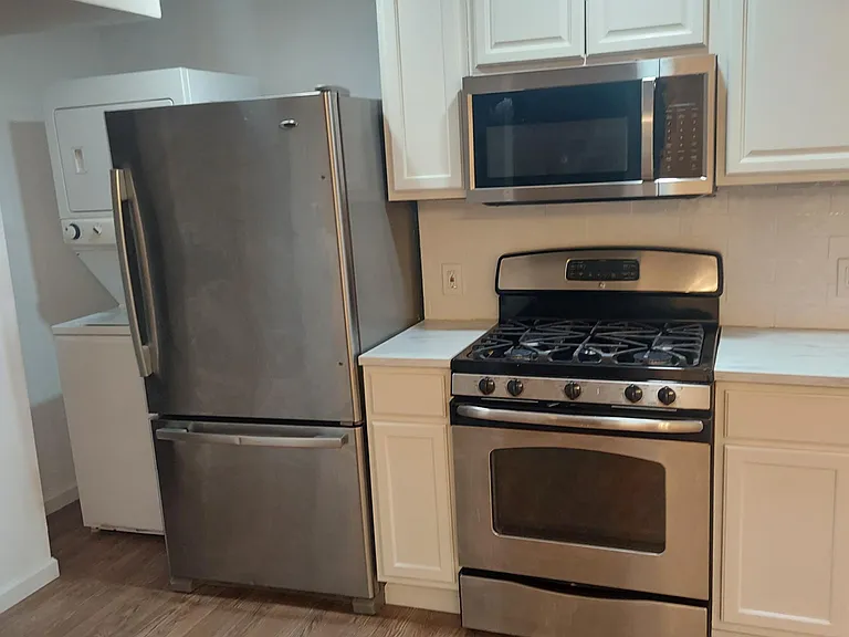 120 Tichenor St #2 — Photo 7