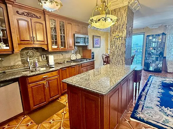 601 Surf Ave APT 11B, Brooklyn, NY 11224