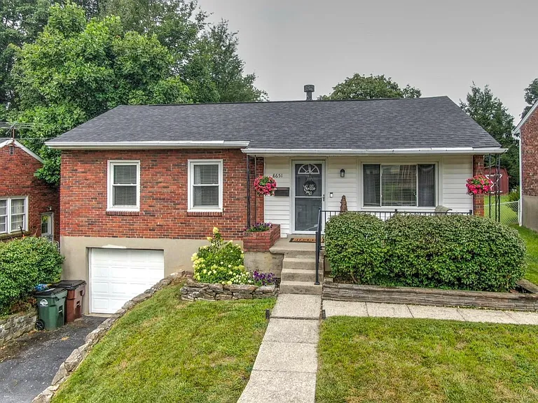 8651 Wicklow Ave — Photo 2