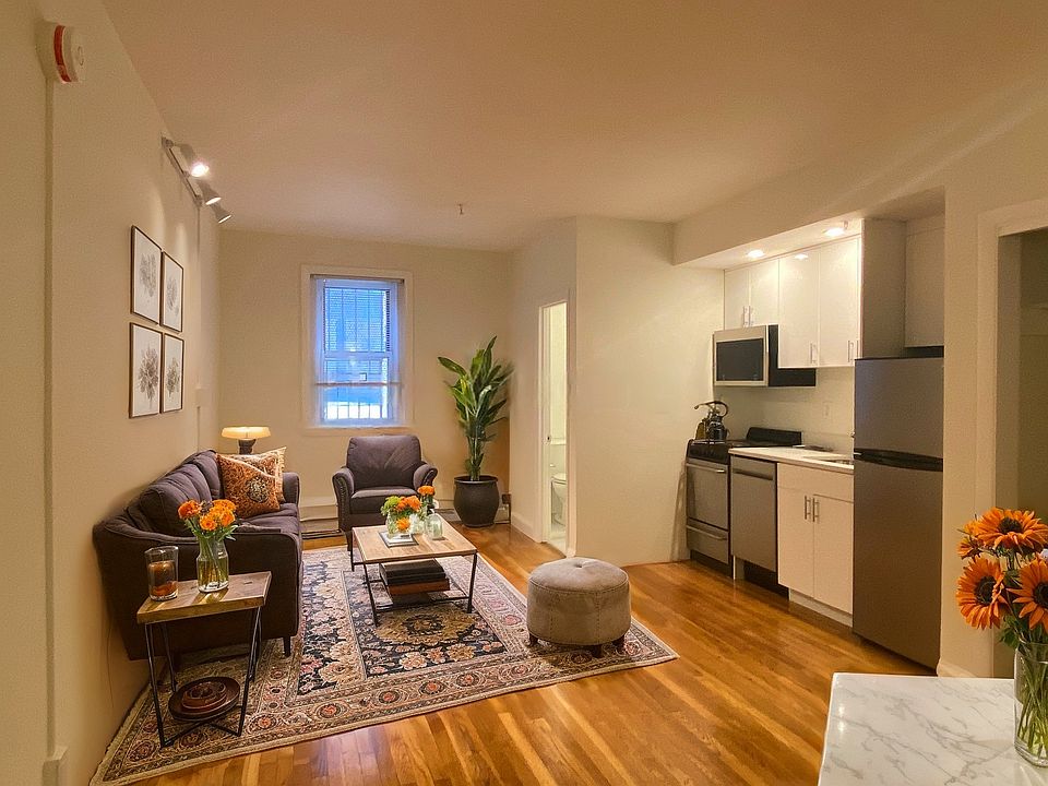2nd image of 529-531 Beacon St #3