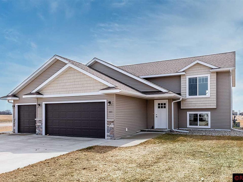 1st image of 101 Pelican Ct