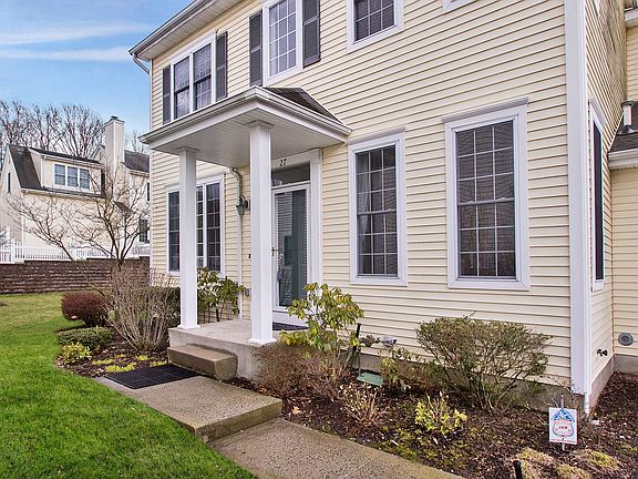 2nd image of 27 Allegra Ct