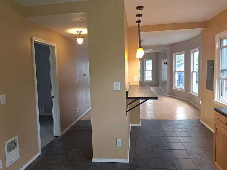 95 Sheffield Ave — Photo 5