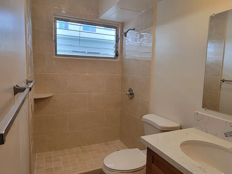 1046 Wong Ho Ln — Photo 8