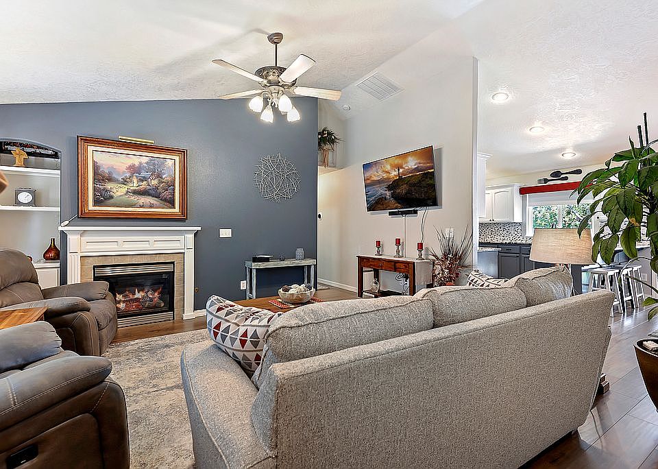 2nd image of 2710 S Diamond Ct