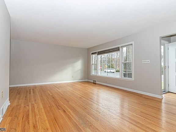 5th image of 404 S Livingston Ave