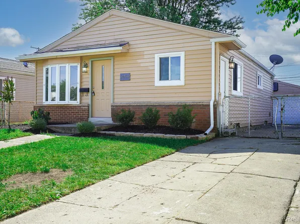 20174 Abrahm St, Clinton Township, MI 48035