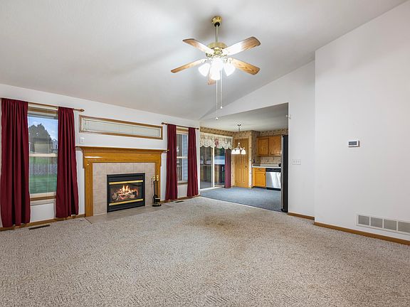 4th image of 1892 Winterbrook St
