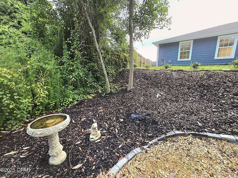 603 Diamonte Cir — Photo 31