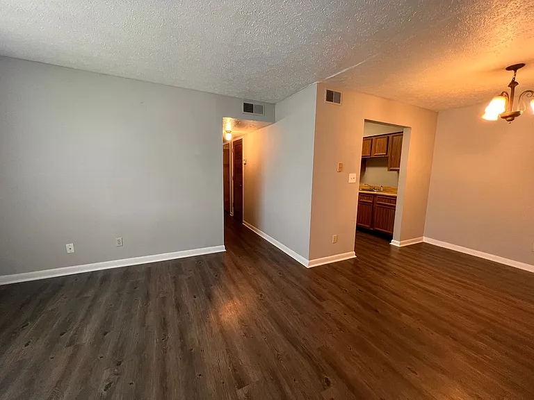 Pecan Manor Apartments — Photo 16